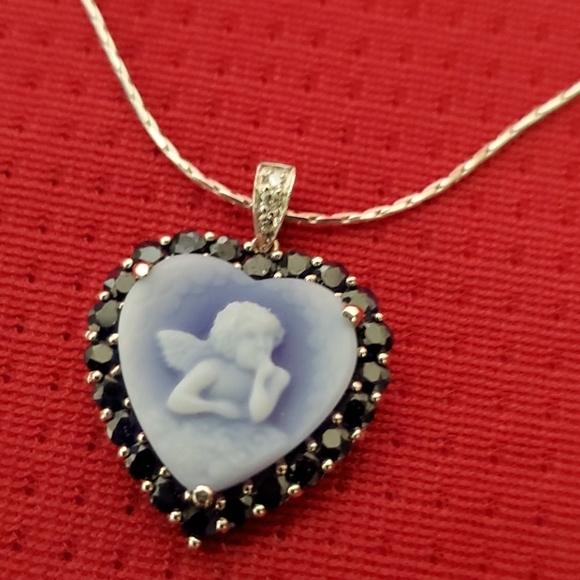 14kt Chain & Charm - Picture 7 of 8